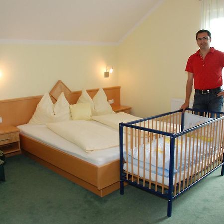 Gaestehaus Groeblacher Kostenberg ภายนอก รูปภาพ
